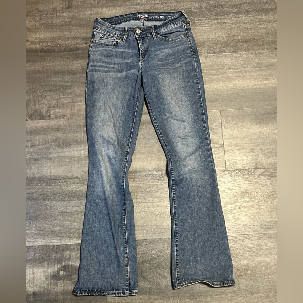 Levi jeans